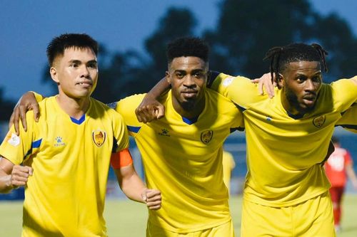 CLB Quảng Nam phủ nhận đổi tên, chuyển nhượng suất đá V.League