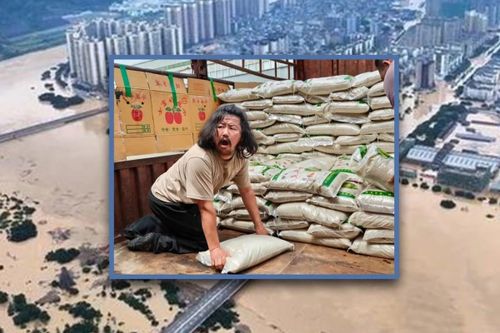 Người bại liệt nhặt ve chai gửi 5 tấn đồ cho nạn nhân lũ lụt, chỉ còn 2.000 đồng