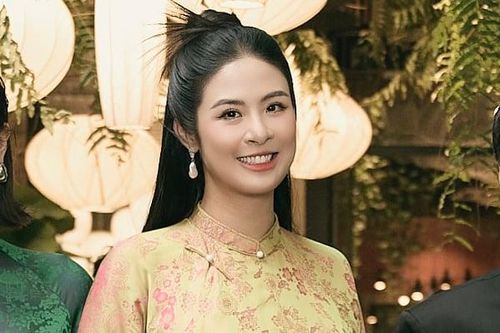 Hoa hậu Ngọc Hân rạng rỡ ở tháng thứ 7 thai kỳ, nhan sắc mẹ bầu gây sốt