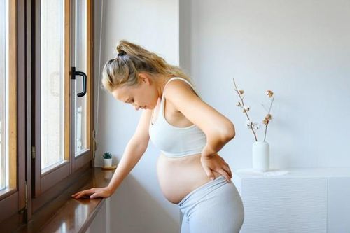 6 mẹo an toàn giúp giảm đau lưng khi mang thai