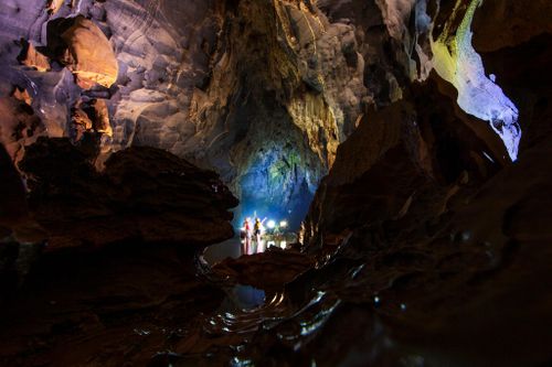 Sâu bên trong hang Tối ở Quảng Trị