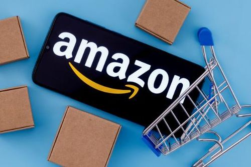 Người Mỹ chi 24 tỷ USD trong dịp lễ mua sắm giữa Hè
