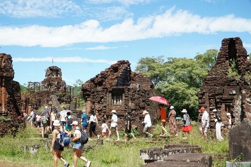 Khai quật khảo cổ khu vực giữa tháp K và nhóm tháp trung tâm Mỹ Sơn