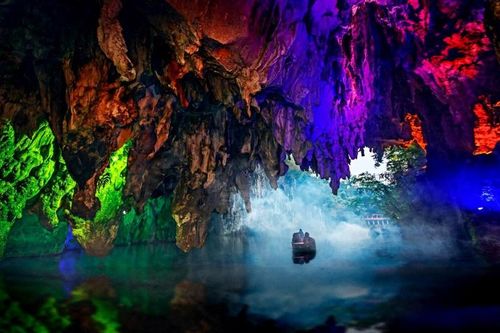 Công nghệ thúc đẩy du lịch hang động ở Quý Châu, Trung Quốc