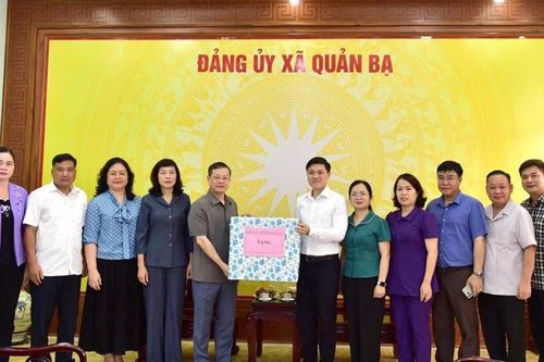 Xã Quản Bạ chú trọng đẩy mạnh chuyển đổi số phục vụ người dân