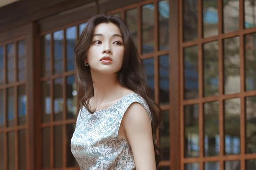Lan Thy: Từ 'nàng thơ' màn ảnh đến vai diễn người vợ bị bạo hành