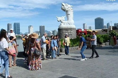 Du lịch Việt Nam đón gần 10,7 triệu lượt khách quốc tế trong nửa đầu năm 2025