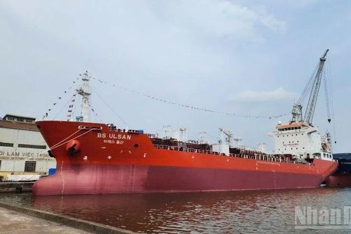 Phà Rừng bàn giao tàu chở dầu/hóa chất trọng tải 13.000DWT