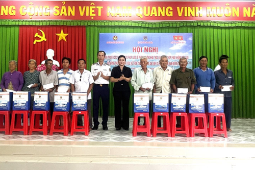 Niềm vui của người dân ở cửa biển Định An