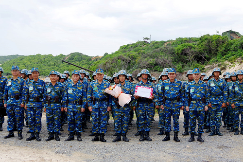 Lãnh đạo hoàn thành tốt nhiệm vụ chính trị, bảo vệ vững chắc vùng trời