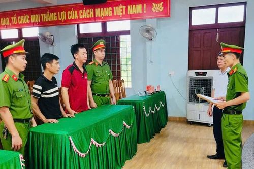 Bắt quả tang ổ nhóm đánh bạc ở Quảng Trị
