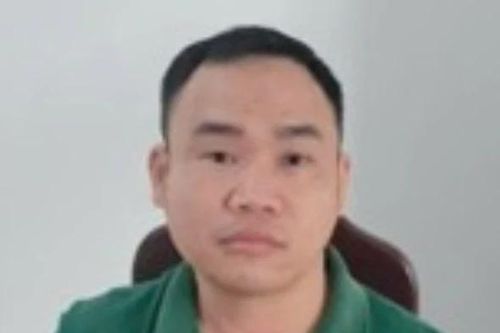 Vận động đối tượng truy nã nguy hiểm ở Hà Nội ra đầu thú