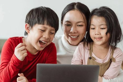 Giúp trẻ sử dụng AI như 'trợ thủ' đắc lực