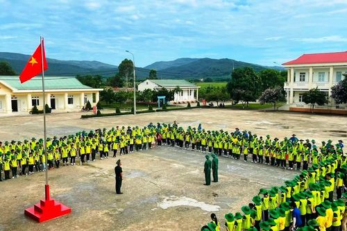 Học kỳ trong quân đội ở Thanh Hóa giúp học sinh trưởng thành từ những ngày đầu xa nhà