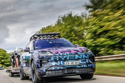 SUV điện mới của Porsche lập kỷ lục tốc độ