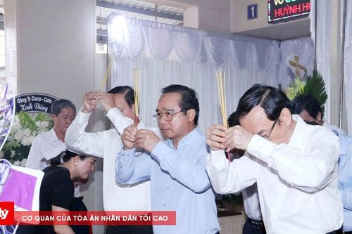Lãnh đạo TP.HCM viếng các nạn nhân vụ cháy cư xá Độc Lập
