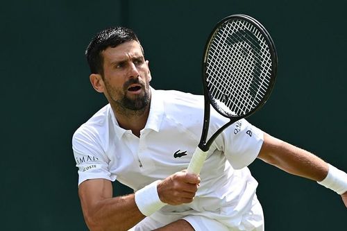 Djokovic ngược dòng vào tứ kết Wimbledon