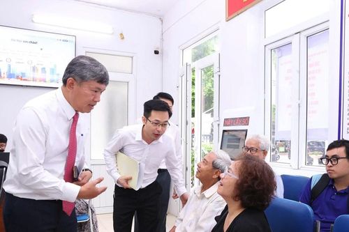 Chất lượng, dịch vụ tốt hơn: Người dân Hà Nội đánh giá cao mô hình 2 cấp