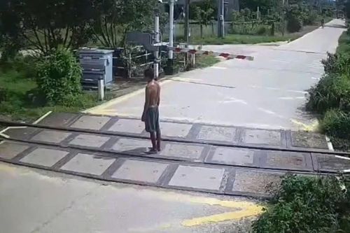 Lâm Đồng: Đứng im ở giữa đường ray khi tàu lao tới, người đàn ông bị đâm tử vong