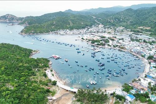 Khám phá vẻ đẹp kỳ vĩ của vịnh Vĩnh Hy