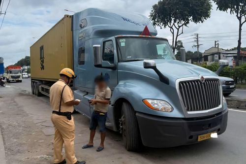 TP Hồ Chí Minh: Xử lý nhiều trường hợp vi phạm liên quan thẻ nhận dạng lái xe