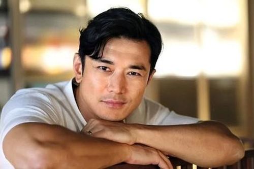 Nam diễn viên từng khuynh đảo màn ảnh, giờ sống bằng nghề livestream bán thịt bò