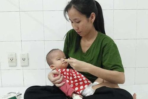 Thai phụ ôm con trai 3 tuổi bị tim bẩm sinh, suy dinh dưỡng nặng cầu cứu