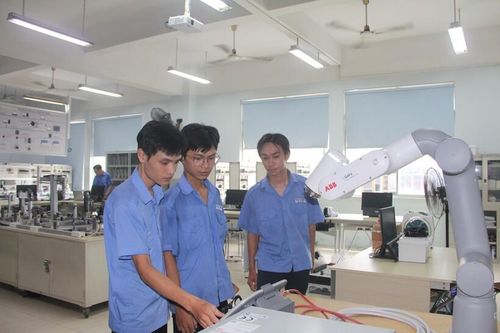 Mỗi kỹ sư là một mắt xích nâng cao năng lực sản xuất quốc gia