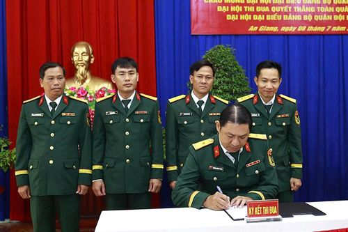 Đoàn Kinh tế - Quốc phòng 925 phát động thi đua