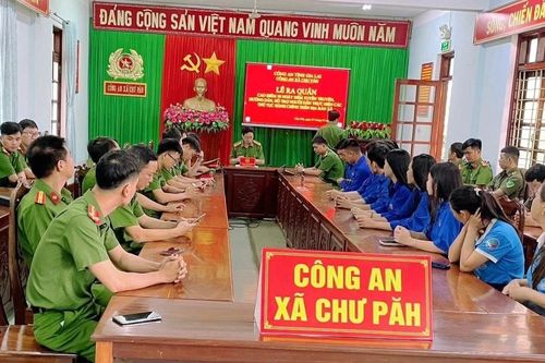 Ra quân cao điểm 50 ngày đêm hỗ trợ người dân thực hiện các thủ tục hành chính