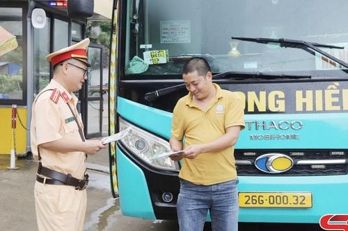 Lái xe thận trọng, an toàn