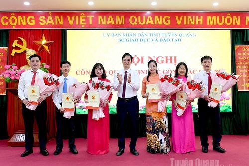 Sở Giáo dục và Đào tạo công bố quyết định bổ nhiệm trưởng, phó các phòng chuyên môn