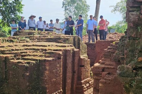 Xuất lộ thêm nhiều dấu tích ở Tháp đôi Liễu Cốc