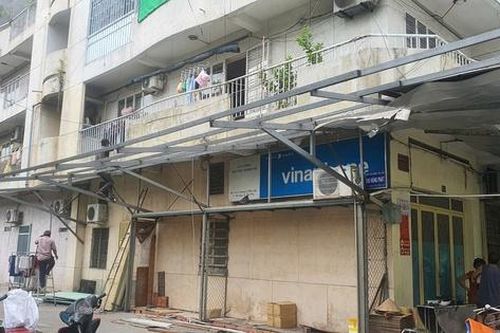 Tháo dỡ 'chuồng cọp' tại cư xá Độc Lập sau vụ cháy khiến 8 người tử vong