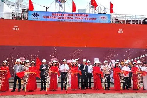 Phà Rừng bàn giao tàu chở hóa chất trong loạt 10 tàu xuất khẩu sang Hàn Quốc