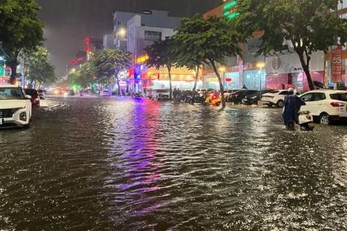 Chuyên gia 'bắt bệnh và kê toa' giải quyết tình trạng Đà Nẵng ngập sau mưa