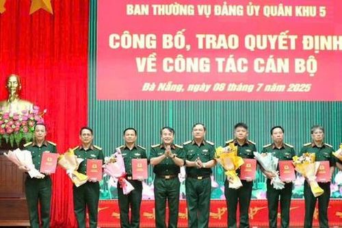 Có thành tích xuất sắc, Chỉ huy trưởng Bộ CHQS TP Đà Nẵng được thăng hàm trước thời hạn