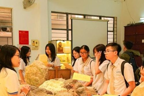 Thành phố Hồ Chí Minh: Nhiều trường đại học trao học bổng 'khủng' tặng sinh viên