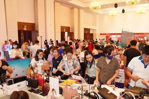 Giá thuê mặt bằng bán lẻ trung tâm TP Hồ Chí Minh xấp xỉ 280 USD/m2/tháng