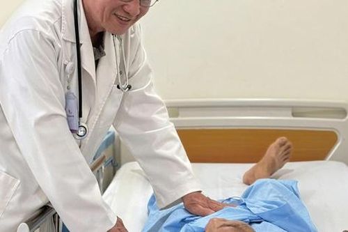 Điều trị thành công đồng thời u phì đại tuyến tiền liệt và trĩ ở người cao tuổi