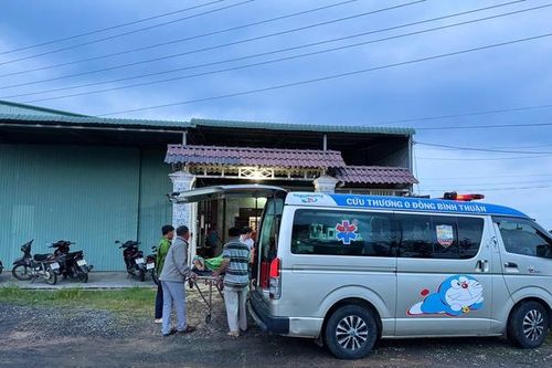 Phát hiện thi thể người đàn ông hay đi chăn vịt dưới ao nước