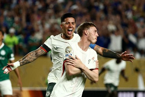 Chelsea chi 2 tỷ euro để hoang mang