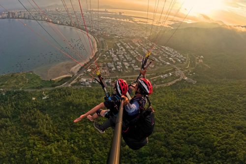 Tạm dừng hoạt động nhảy dù sau vụ khách tử vong tại núi Sơn Trà
