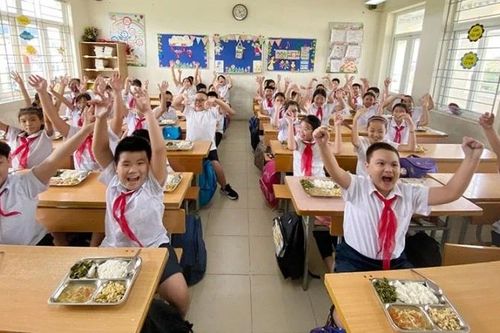 Hà Nội chuẩn bị công tác tổ chức bữa ăn bán trú cho học sinh