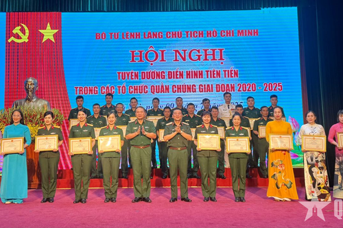 Bộ tư lệnh Lăng Chủ tịch Hồ Chí Minh tuyên dương 4 tập thể và 28 cá nhân điển hình trong công tác quần chúng