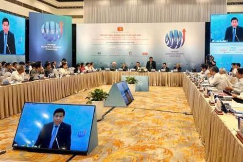 Diễn đàn Tăng trưởng kinh tế Việt Nam 2025: Thúc đẩy tăng trưởng kinh tế cao và bền vững
