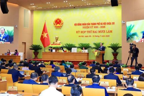 Hà Nội: Người dân lo ngại rau thấm thuốc trừ sâu, thịt gia súc, gia cầm thiếu kiểm soát