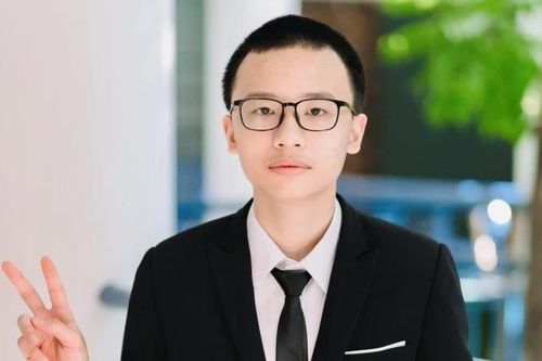 Thủ khoa chuyên Toán tiết lộ cách học chạm đỉnh