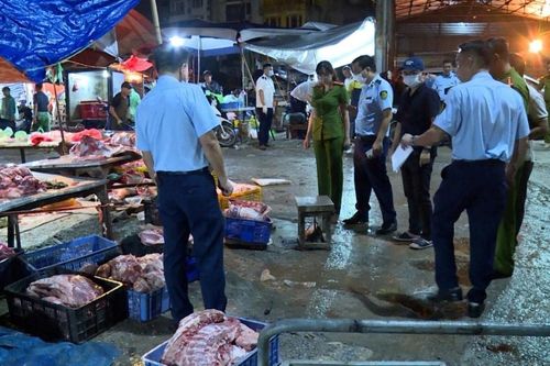 Công an thành phố Hà Nội triệt phá đường dây tiêu thụ thịt lợn bệnh quy mô lớn