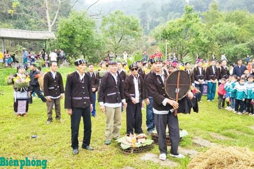 Vang vọng tiếng lòng của đồng bào Lự trên đỉnh mây ngàn